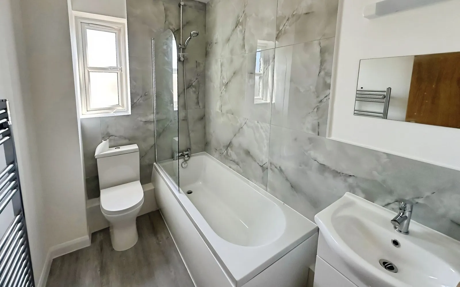 Flat Lodgehill Park Close in Greater London