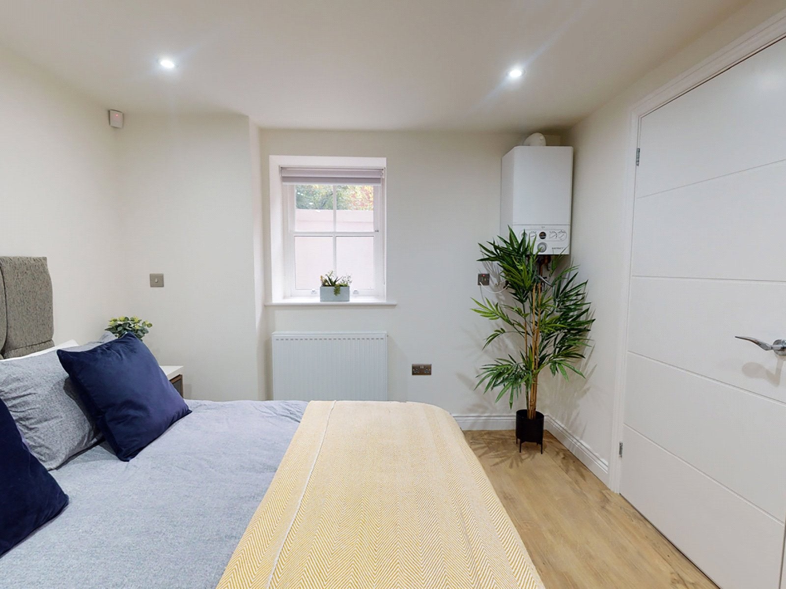 Flat Clarendon Road in Leeds