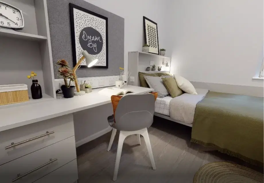 Flat Pitfield Street in Greater London