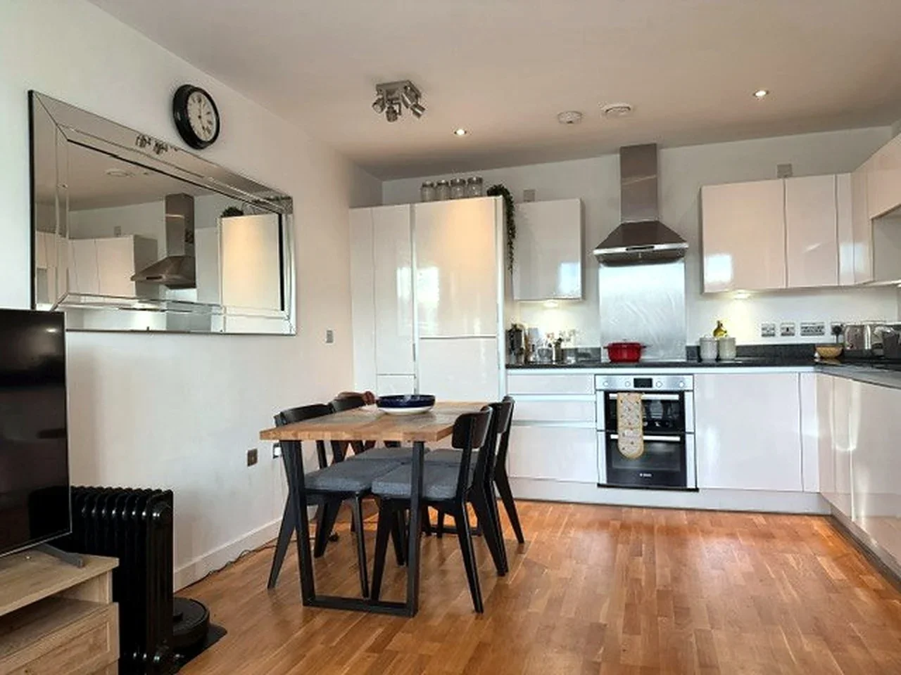 Flat Larkwood Avenue in Greater London