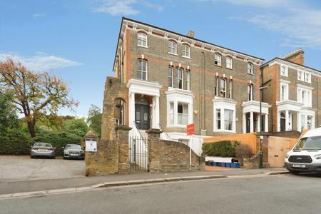 Flat Marlborough Road in Greater London