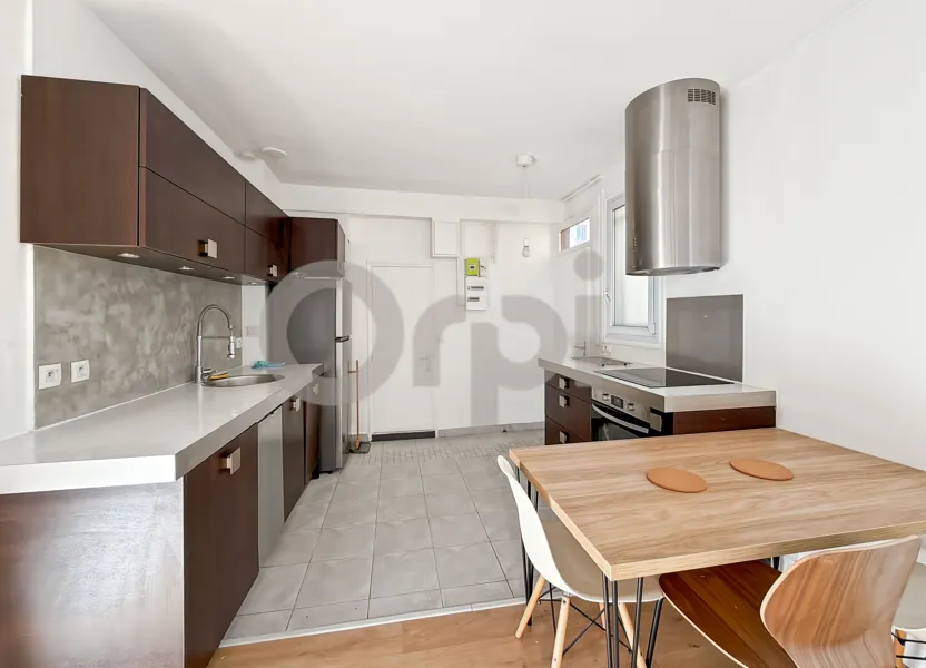 Appartement Avenue Gambetta à Paris