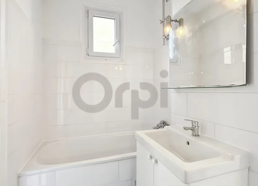 Appartement Avenue Gambetta à Paris