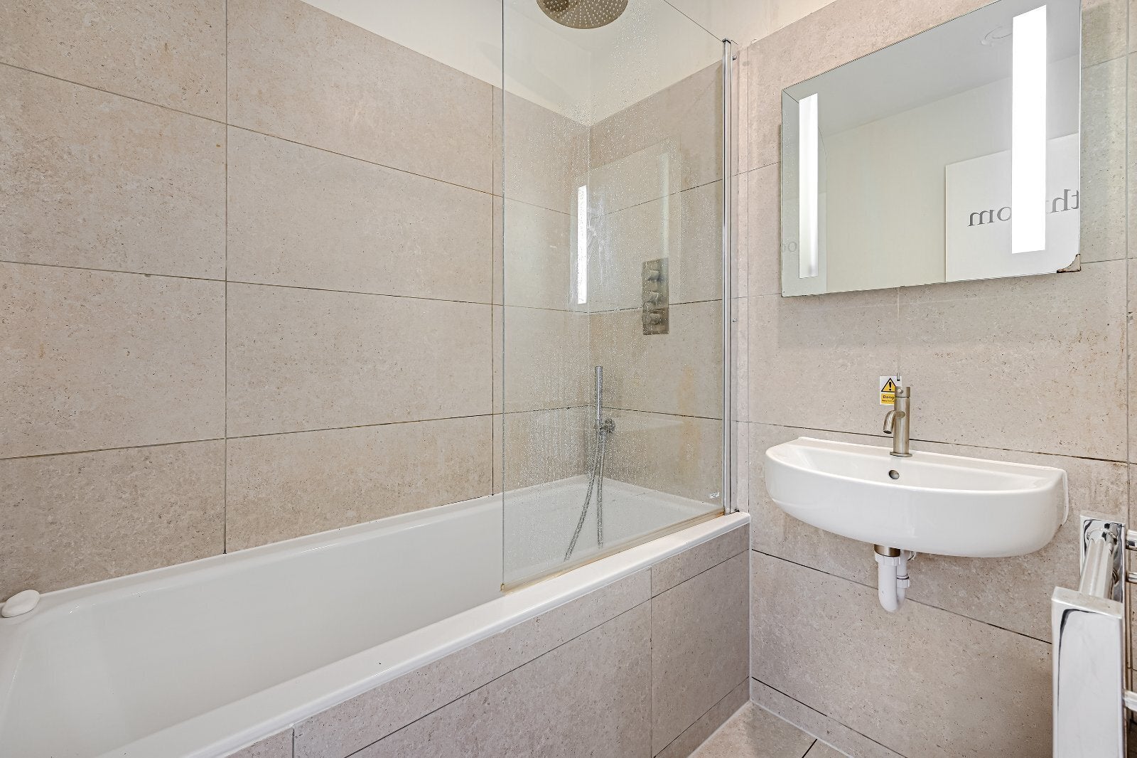 Room Vauxhall Bridge Road in City of Westminster