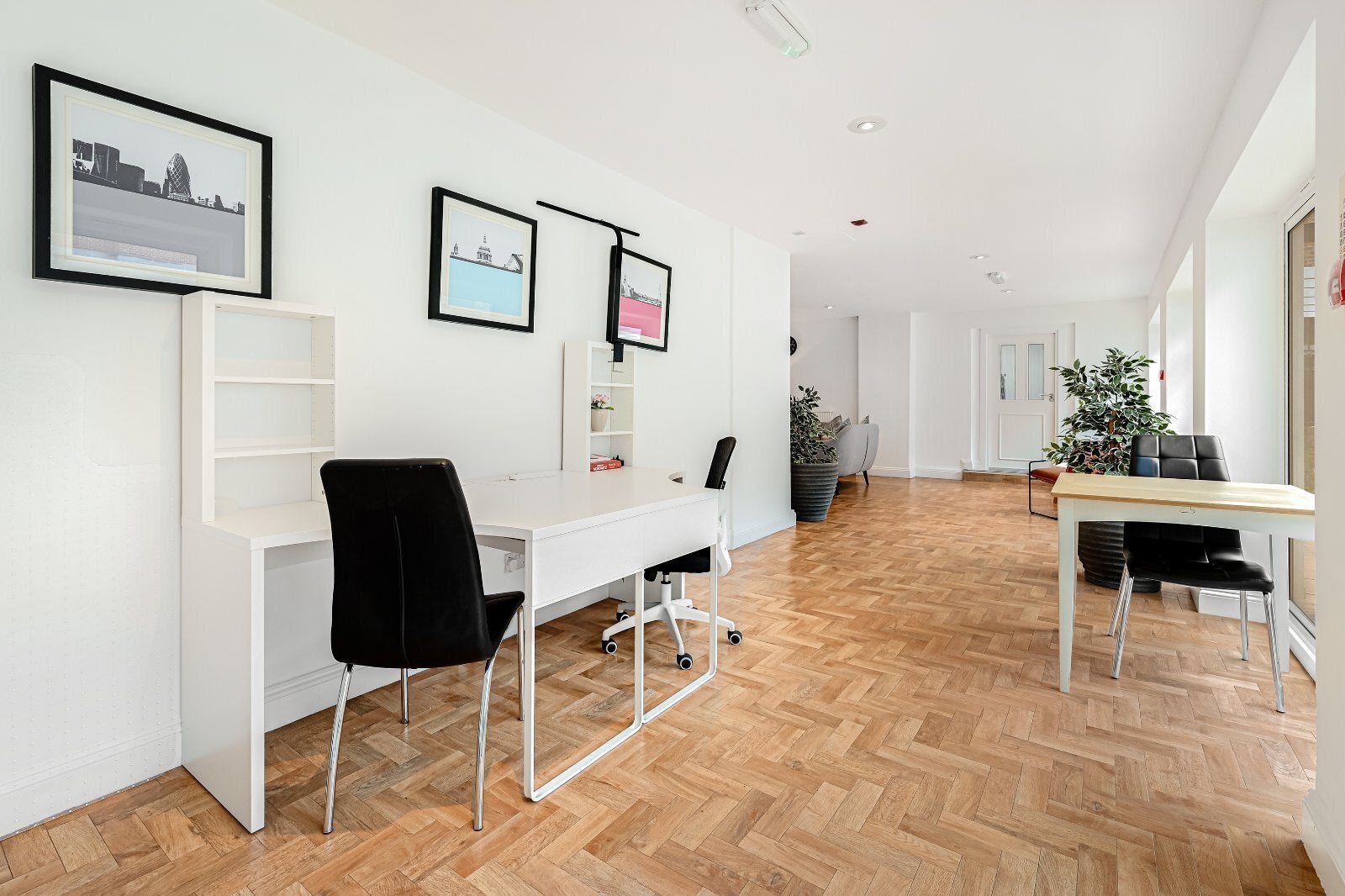 Room Vauxhall Bridge Road in City of Westminster
