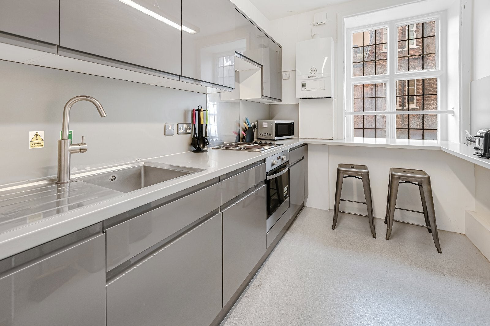 Room Vauxhall Bridge Road in City of Westminster
