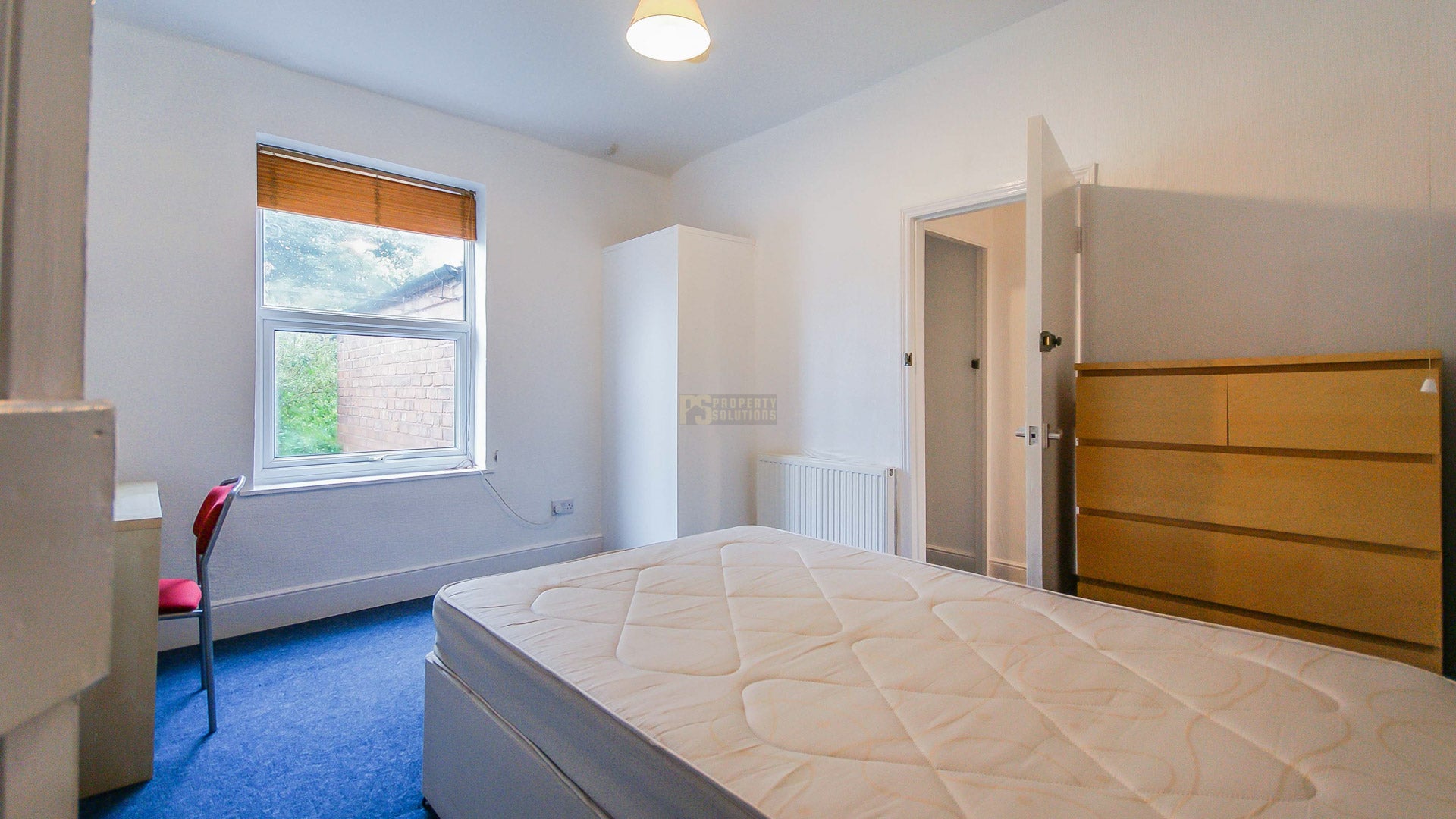 Room Hubert Road in Birmingham