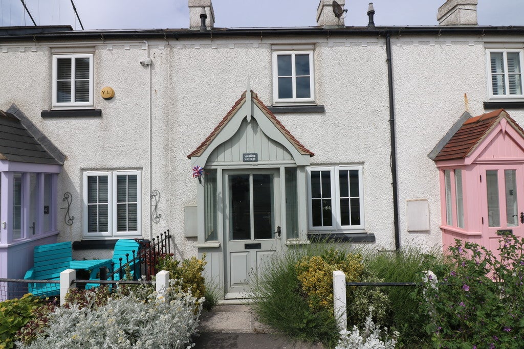 House Whiting Court in Hessle