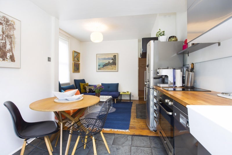 Room Fallsbrook Road in Greater London