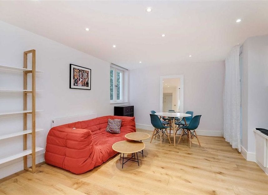 Flat Fitzroy Square in Greater London