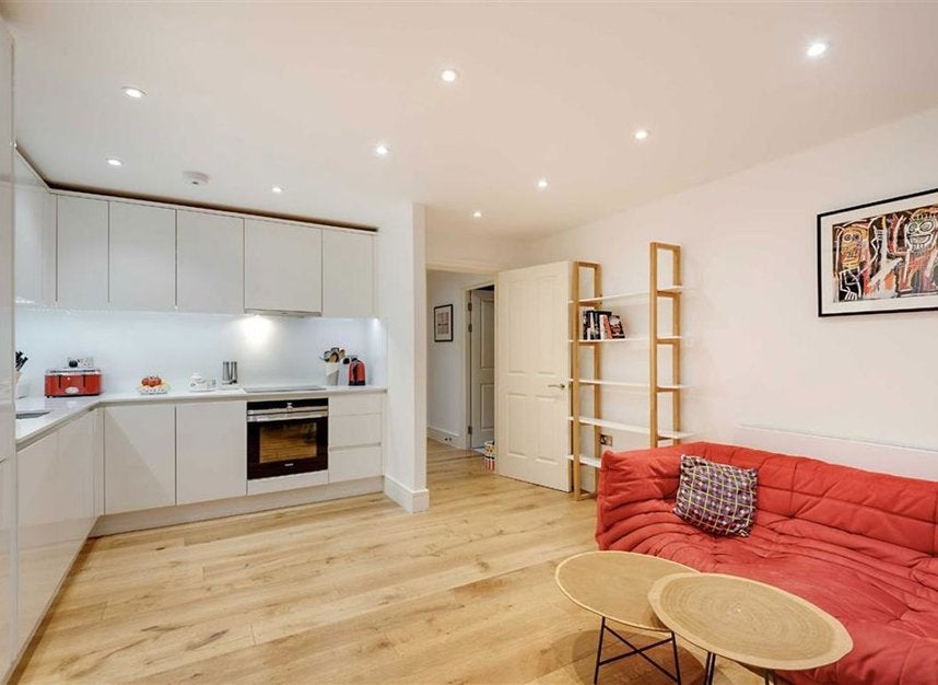 Flat Fitzroy Square in Greater London