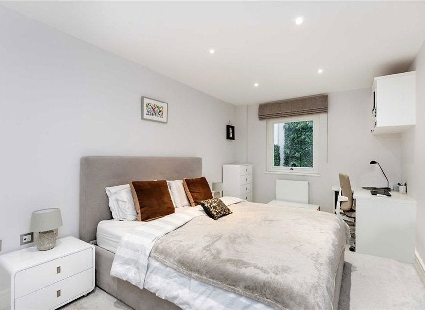 Flat Fitzroy Square in Greater London
