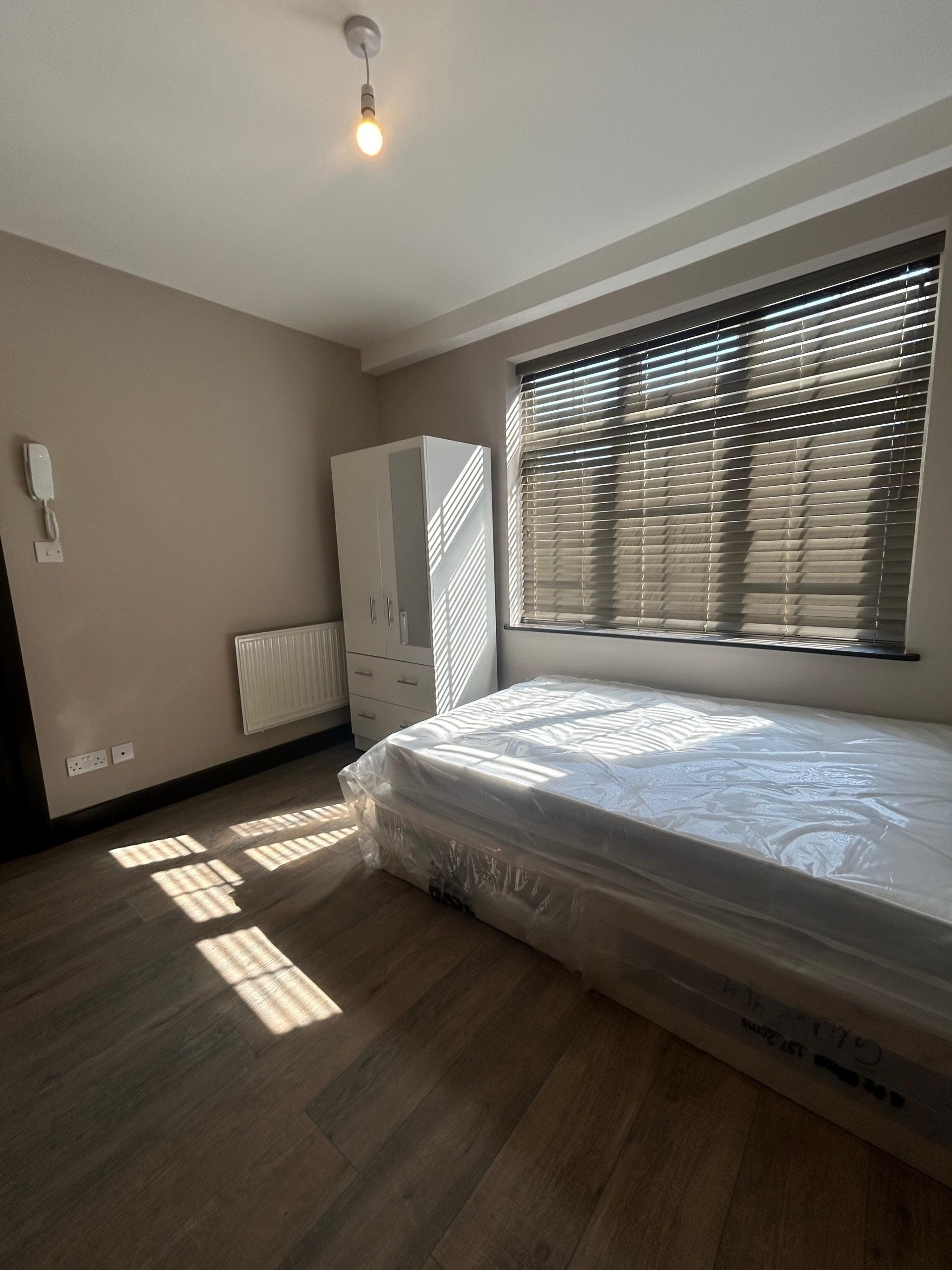 Flat Ferndown in Greater London