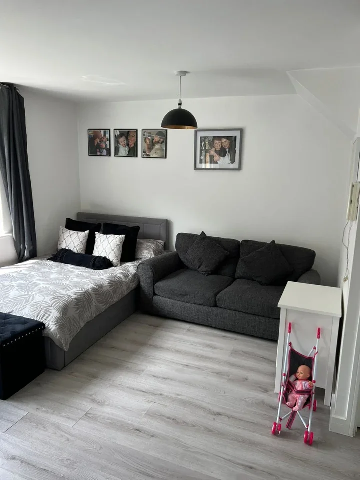 Flat Timperley Gardens in Reigate and Banstead