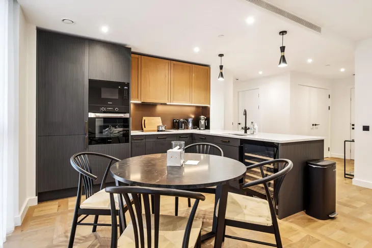 Flat Merino Gardens in Greater London