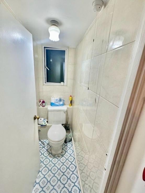 Room Mount Pleasant in Greater London