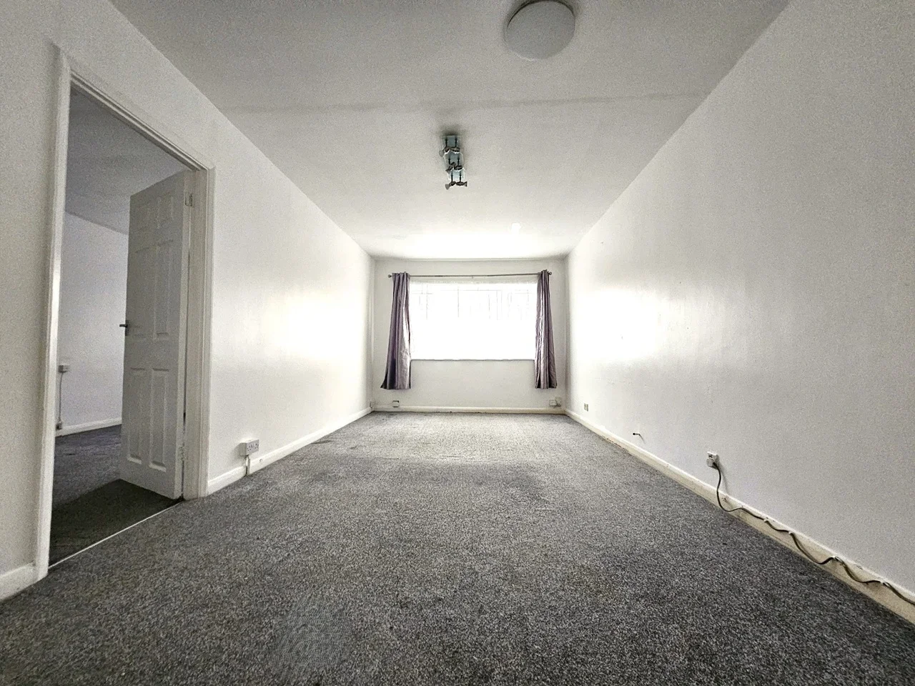 Flat The Retreat in Grays
