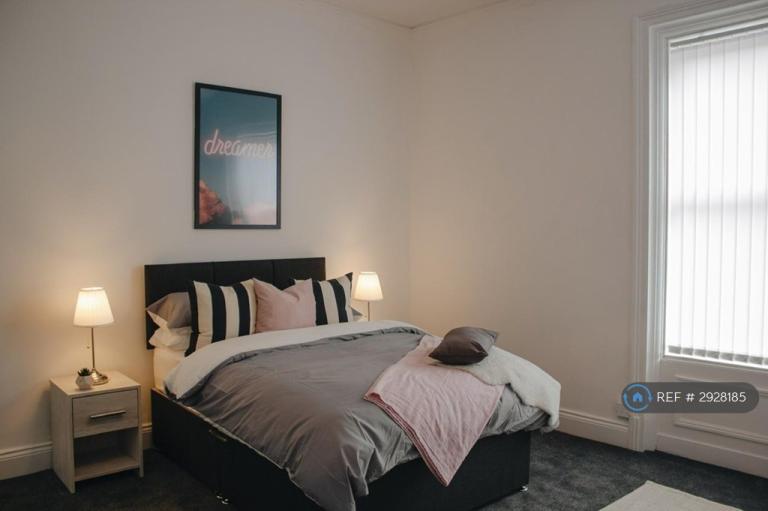 Room Azalea Terrace North in Sunderland