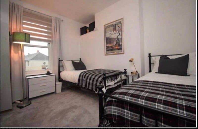Room Barlogan Avenue in Glasgow