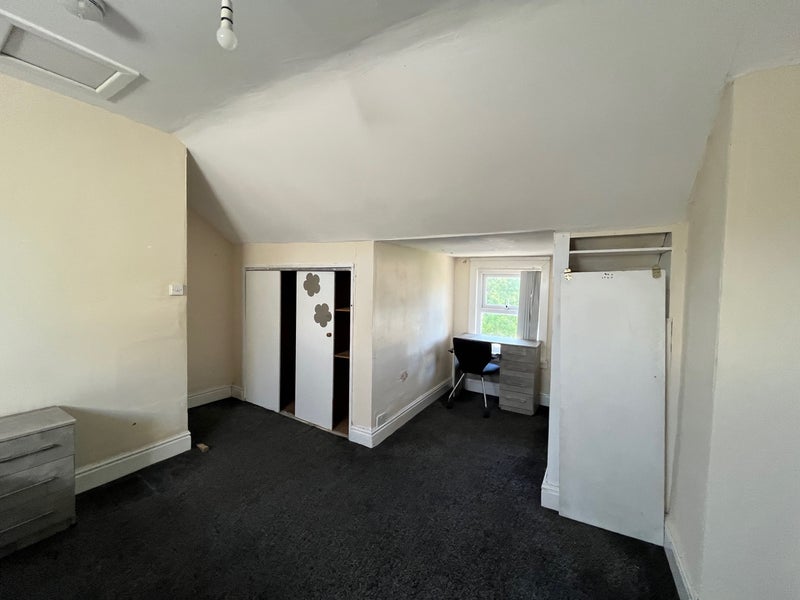Room Pershore Road in Birmingham