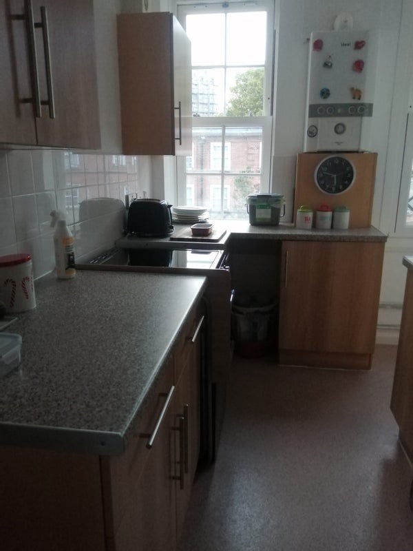 Room Kennington Park Road in Greater London