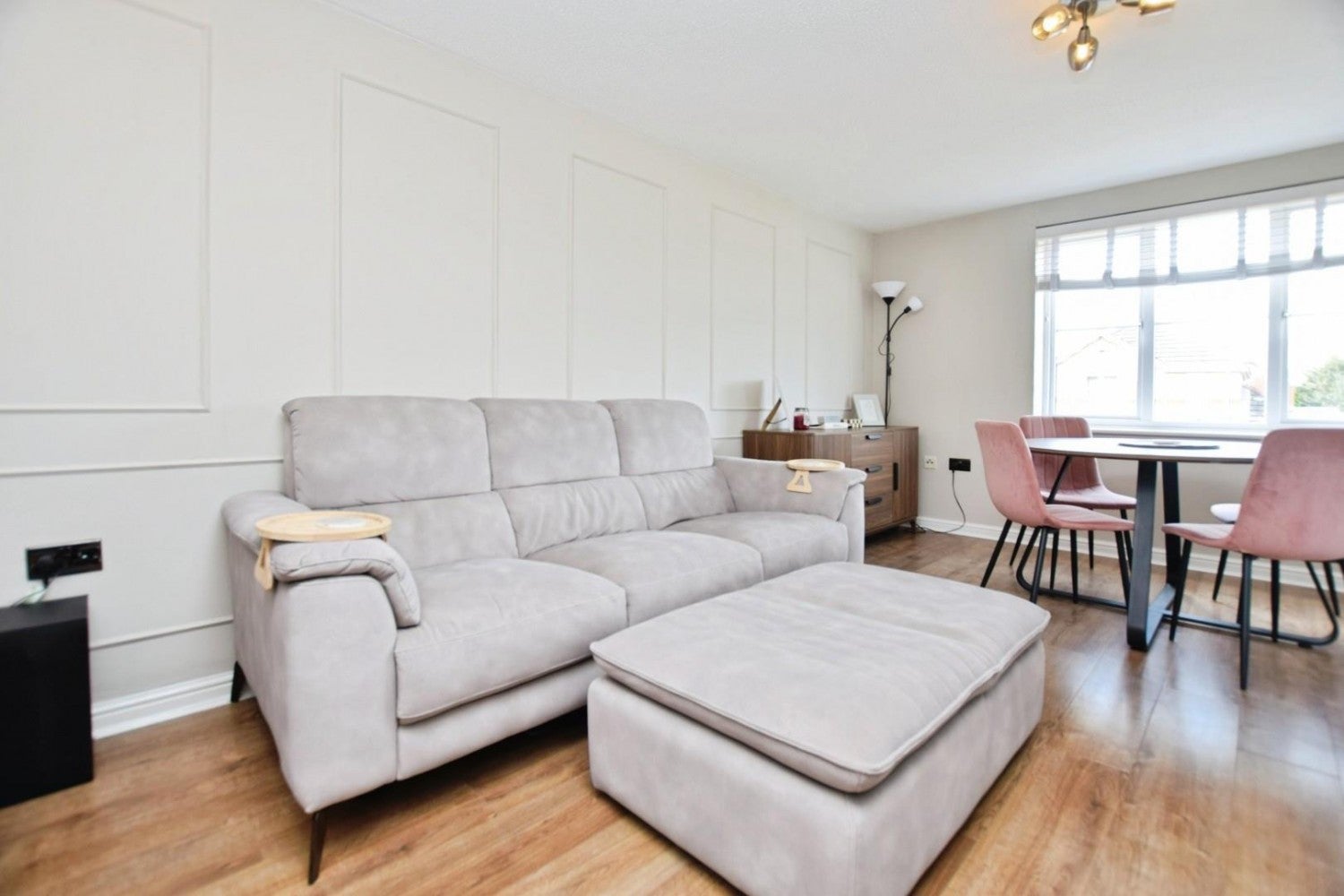 Flat Turner Road in Greater London
