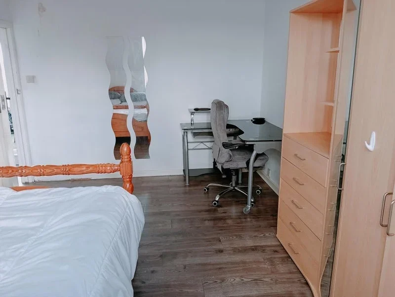 Room Hertford Road in Greater London