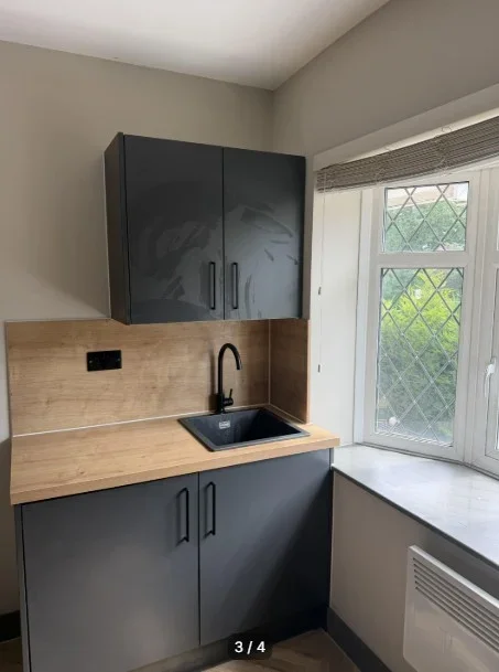 Room London Road in Epsom and Ewell