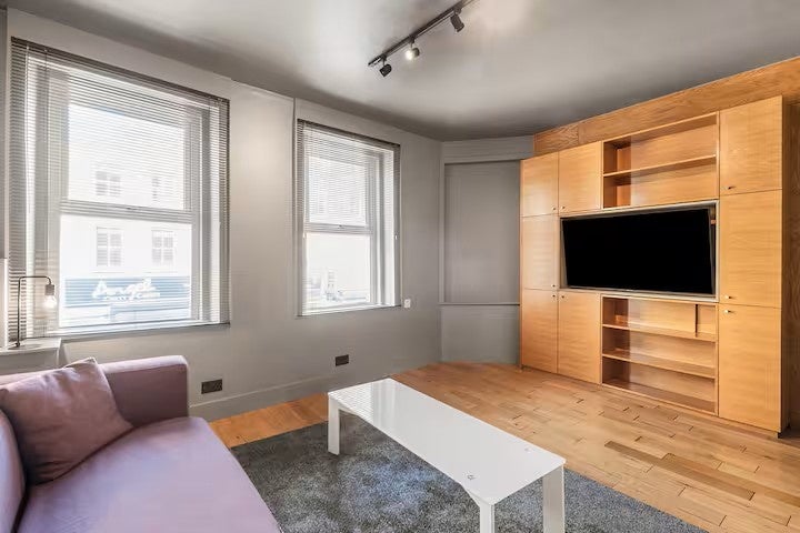 Flat Liverpool Road in Greater London