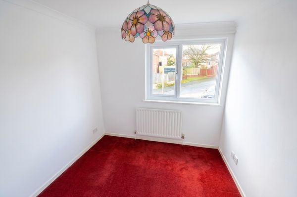 House Henley Avenue in Cheadle Hulme