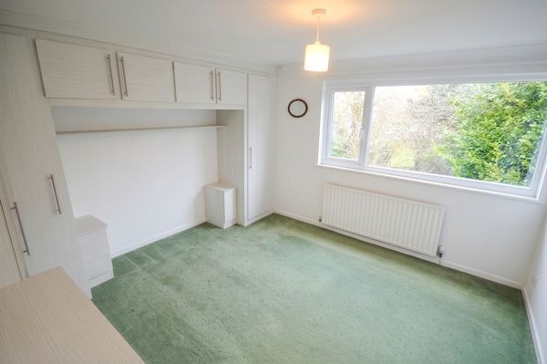 House Henley Avenue in Cheadle Hulme