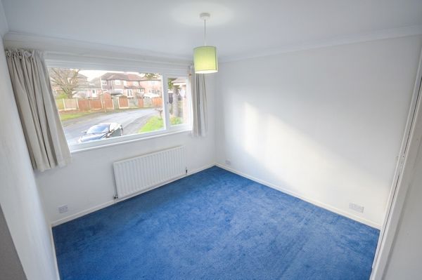 House Henley Avenue in Cheadle Hulme