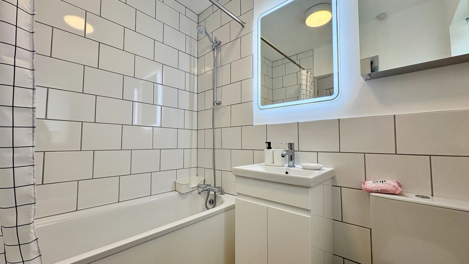 Flat Abbeyfields Close in Greater London