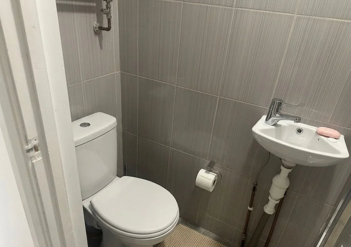 Room Midhurst Avenue in Greater London