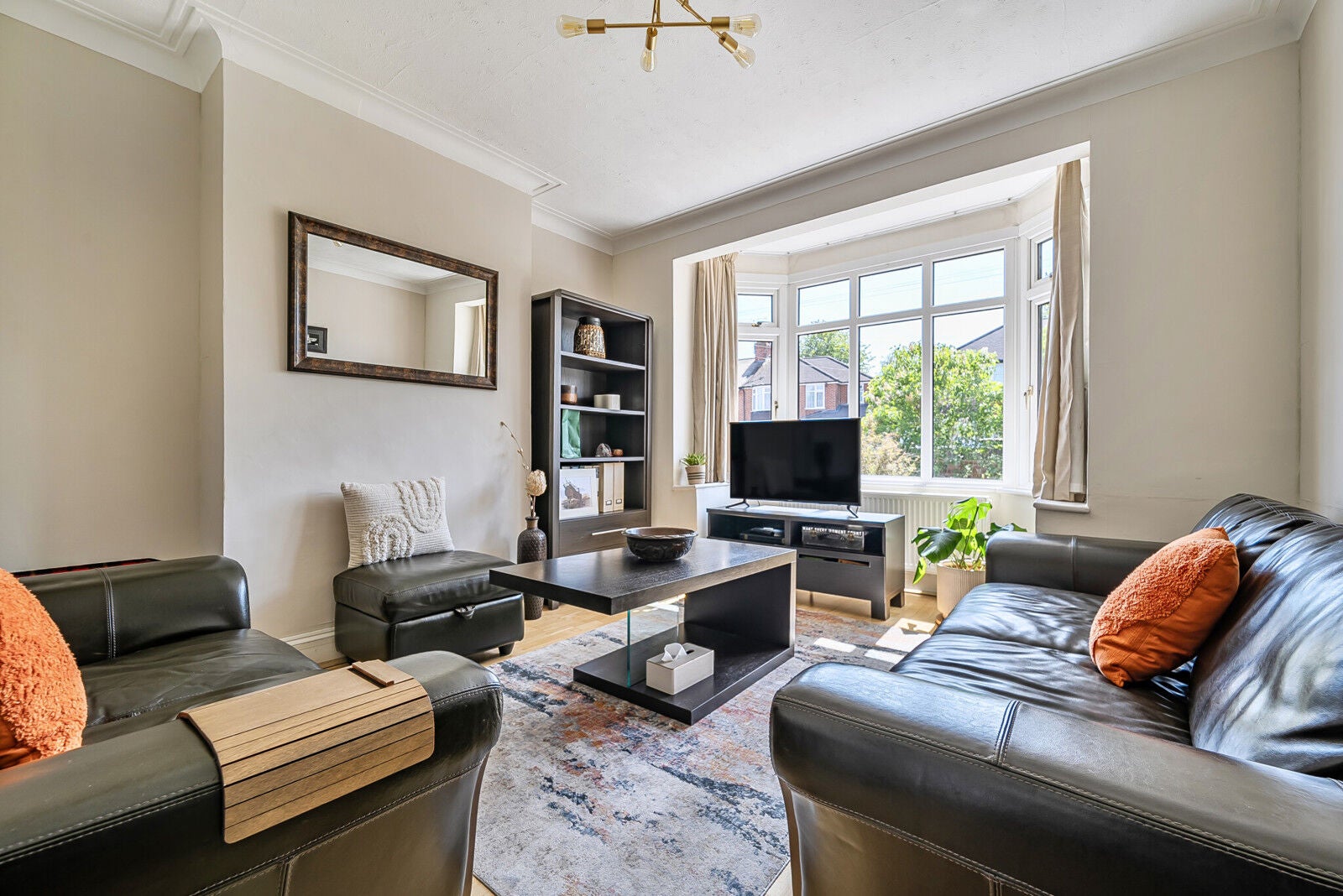 House Chiltern Crescent in Reading