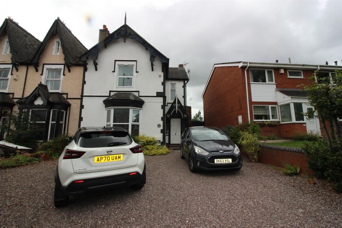 Flat Holly Lane in Birmingham