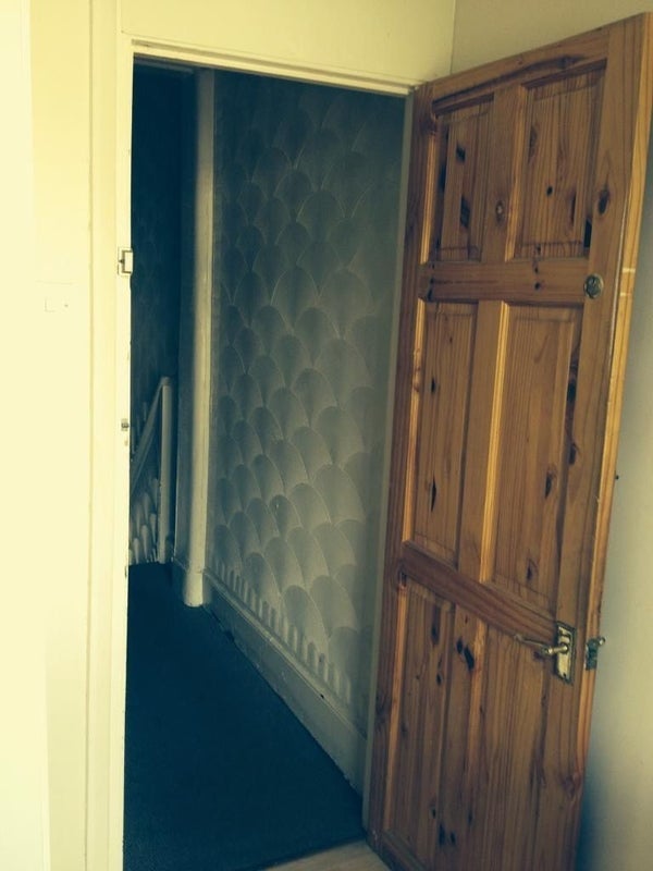Room Creighton Avenue in Greater London