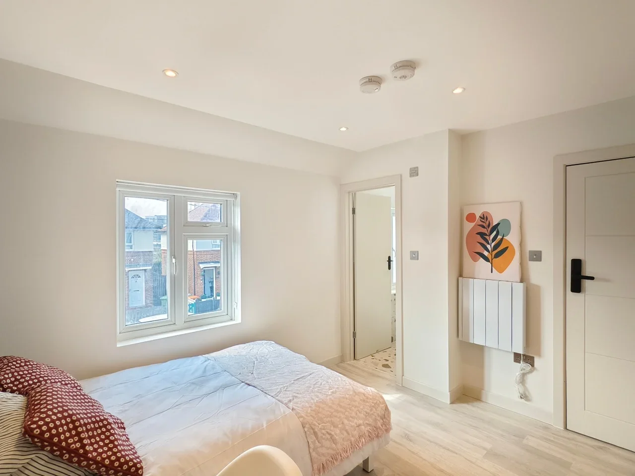 Room Bisson Road in Greater London
