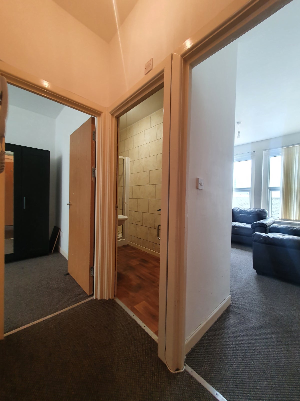 Flat Clifton Street in Cardiff