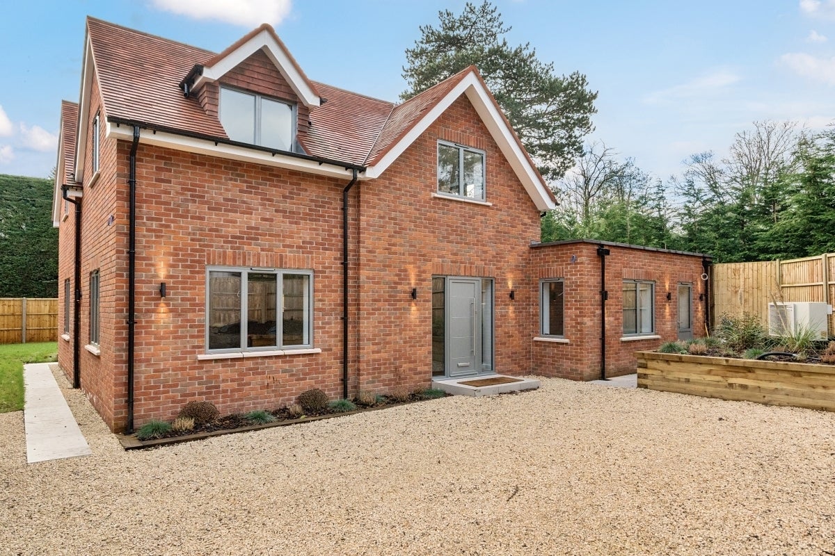 House Brockenhurst Road in South Ascot