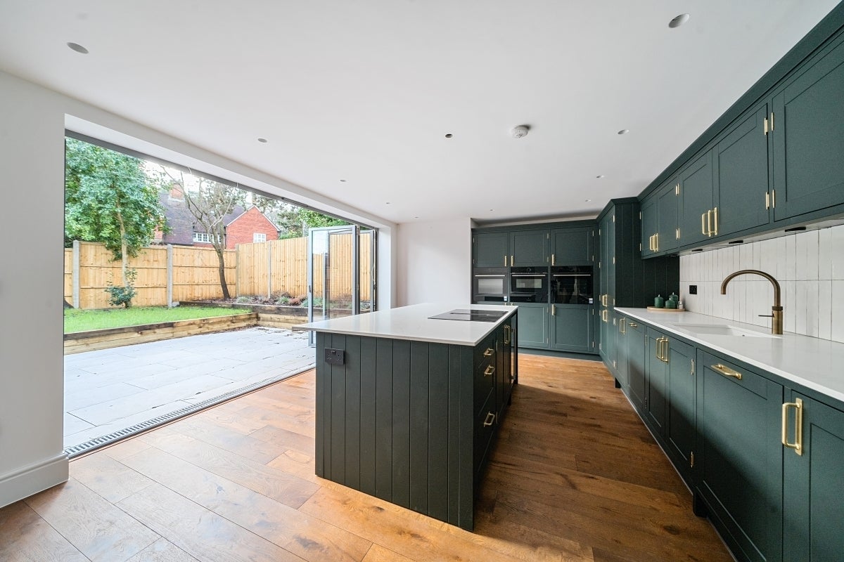 House Brockenhurst Road in South Ascot