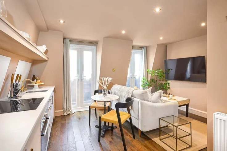 Flat Blenheim Terrace in City of Westminster