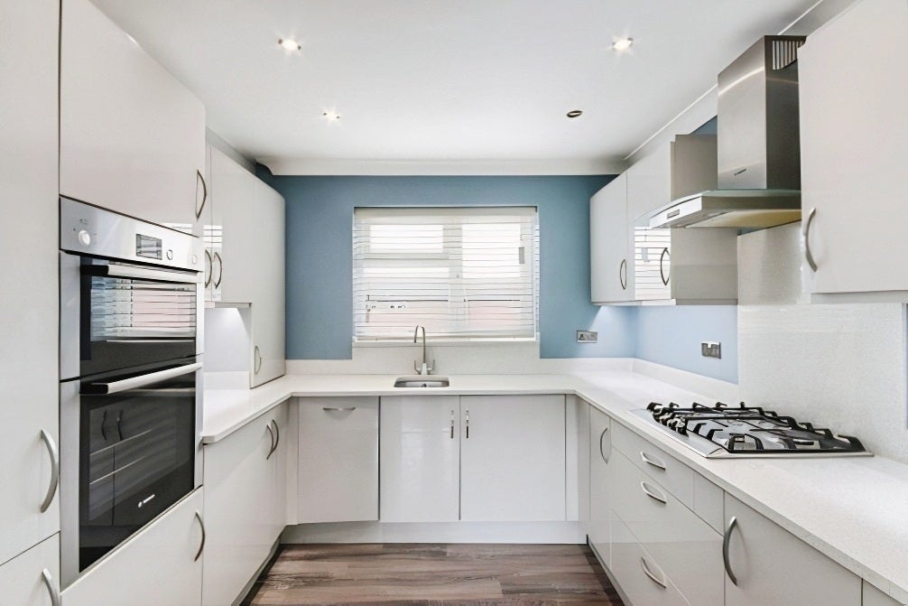 Flat West Shaw in Dartford