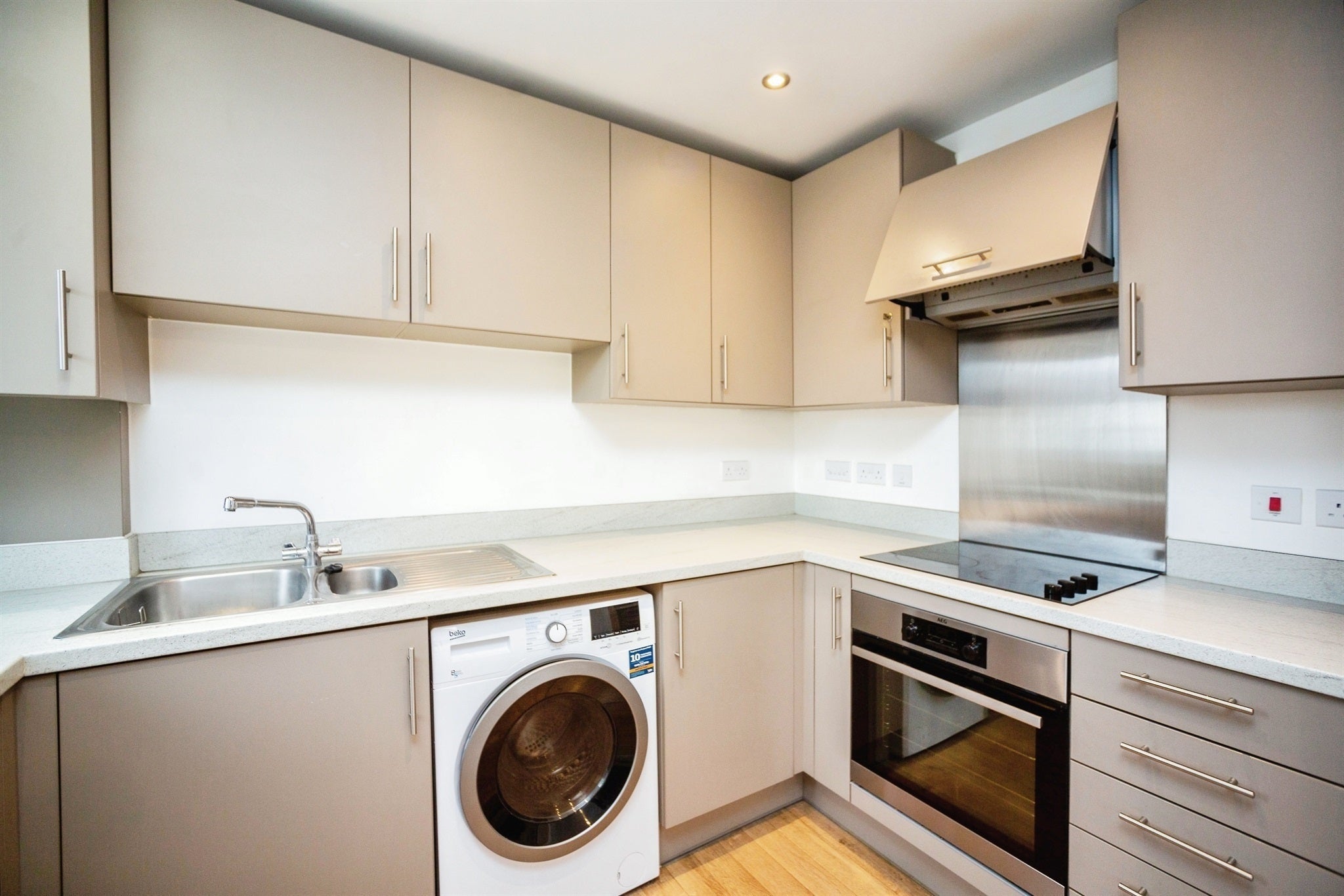 Flat Ryeland Way in Ashford