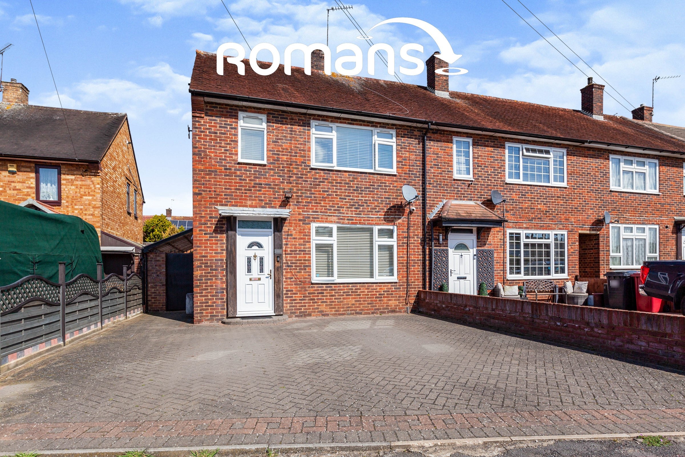 House Doddsfield Road in Slough