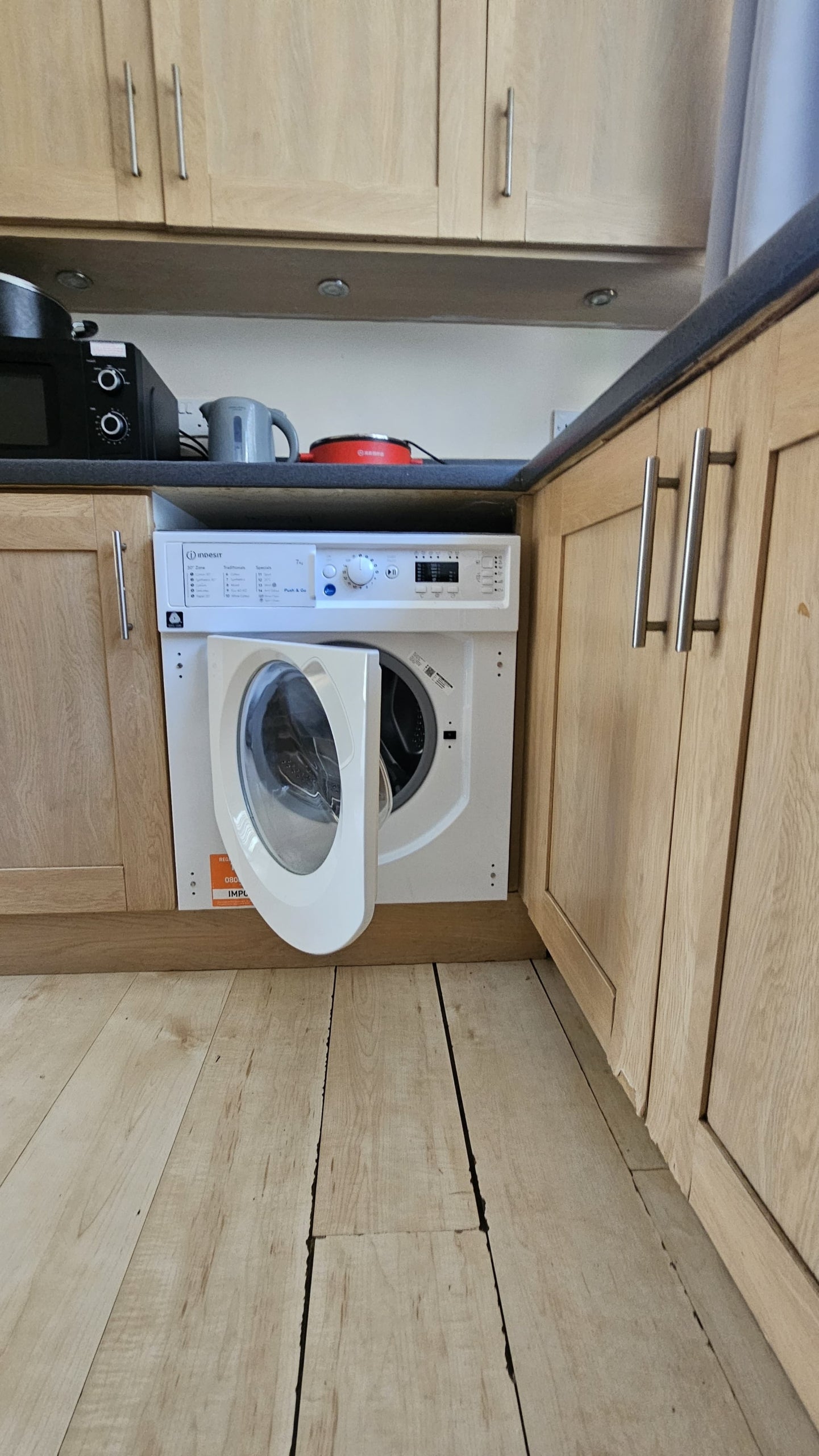 Flat Brabazon Street in Greater London