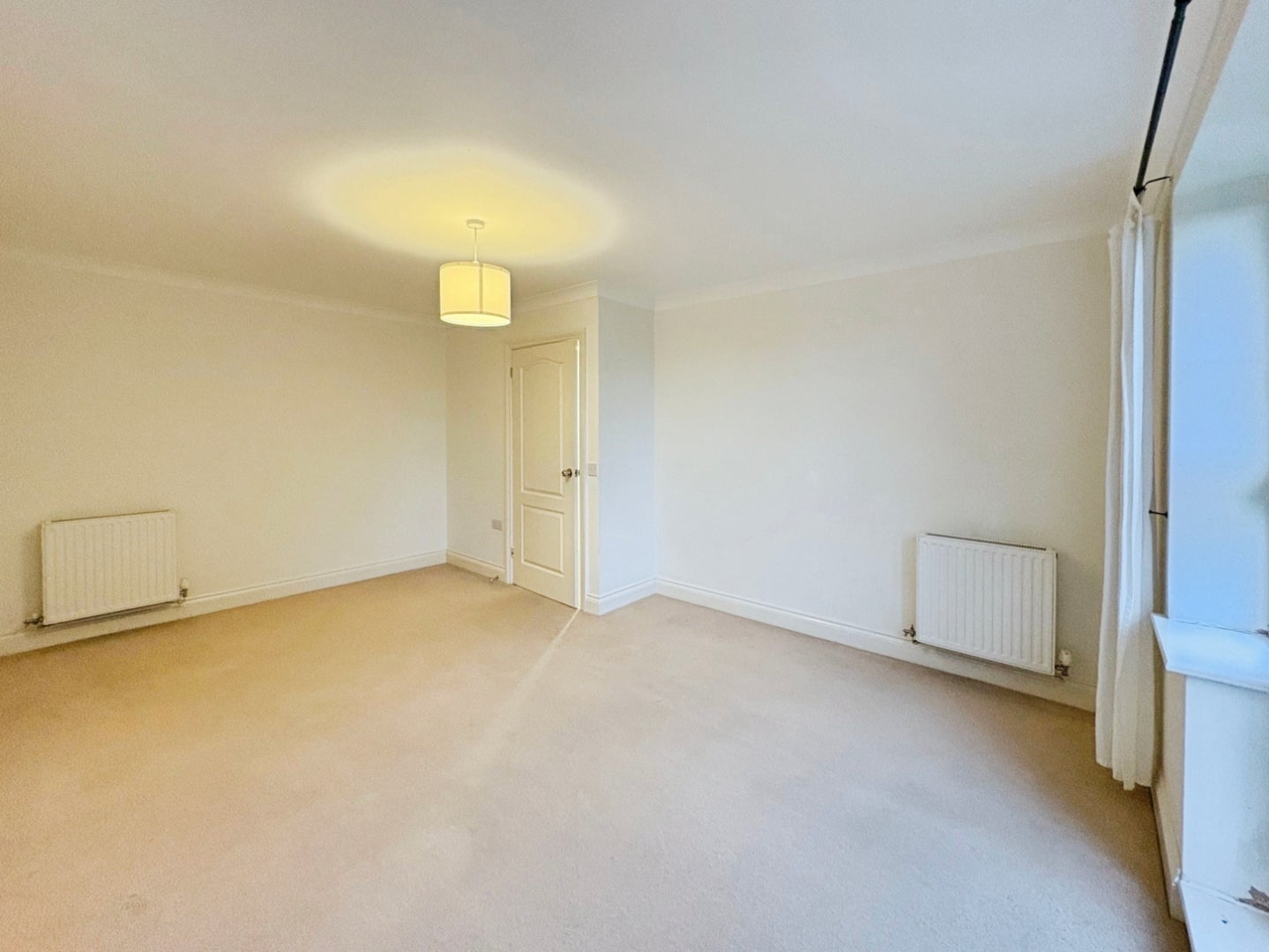 Flat Burnt Mills Road in Basildon