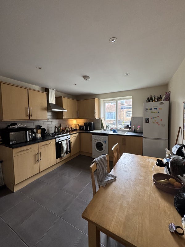 Room Woodlands Park Road in Greater London