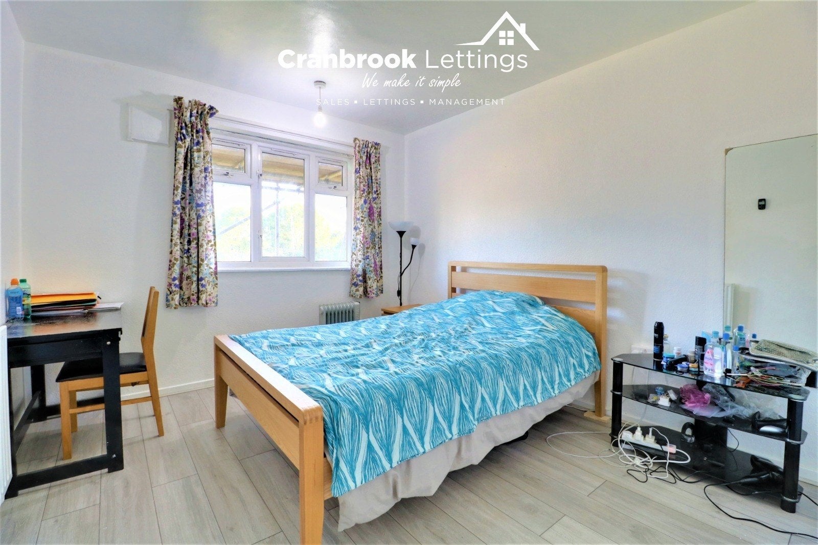 Flat Juniper Court in London