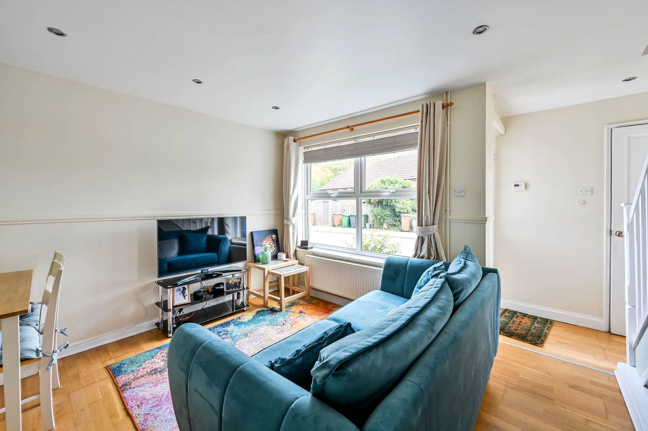 Flat Badger Close in Guildford